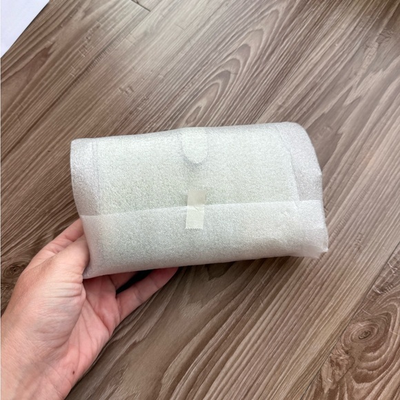 NWT Kate Spade Medium Bifold Wallet – Sage Green - Picture 9 of 9